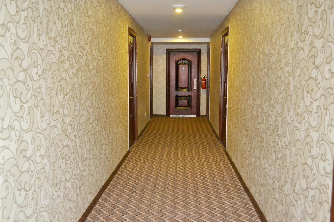 Hotel Broadway Rangum Exterior foto