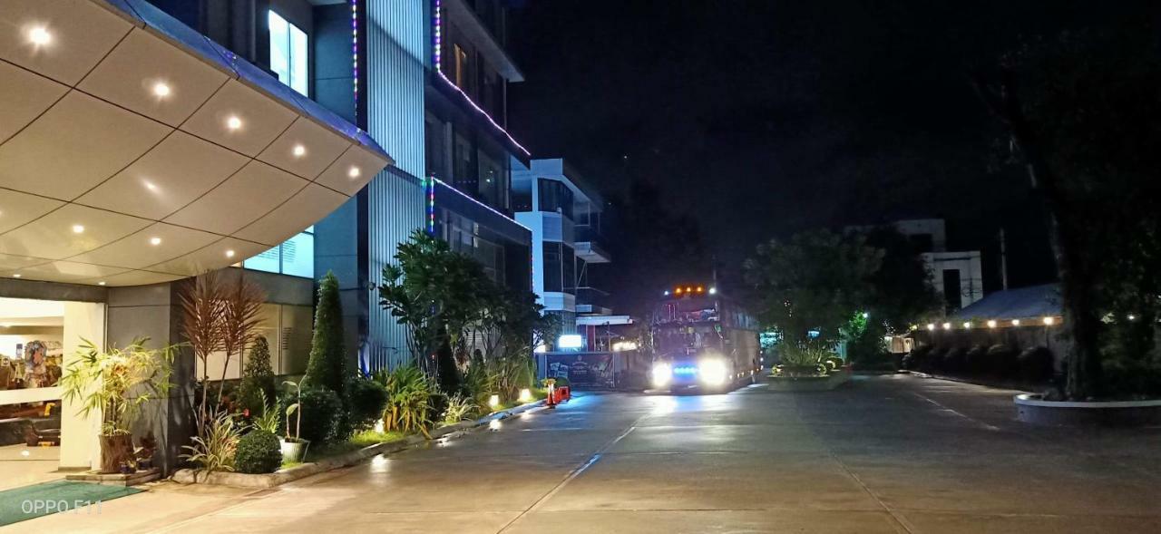 Hotel Broadway Rangum Exterior foto